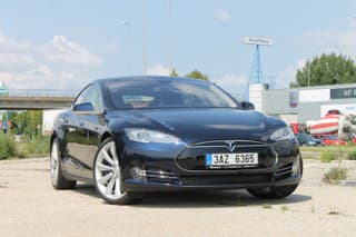 Tesla Model S 85