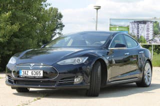 Tesla Model S 85