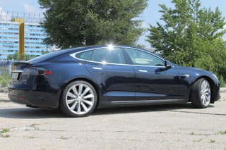 Tesla Model S 85