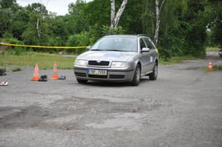 Skoro o 4 metre