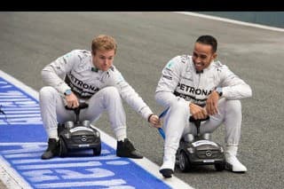 Nico, alebo Lewis, kto