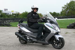 SYM Joymax 300i je