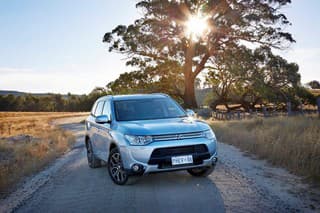 Hybridný plug-in hybrid Mitsubishi