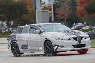 Nissan Maxima a mierne