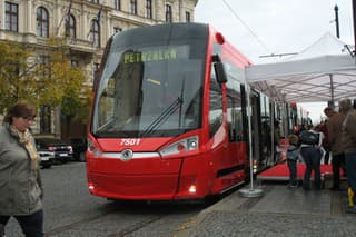 Nízkopodlažná električka Škoda 30