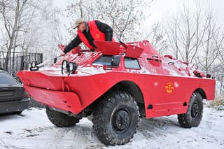 Obrnený transportér BRDM-2 ako