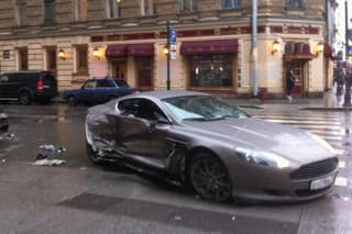 Nehoda Aston Martin s