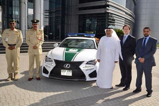 Polícia v Dubaji znova