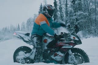 Motorkar na snehu... 