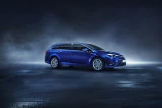 Toyota Avensis predstaví posledný