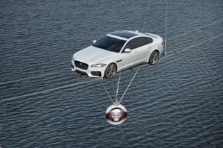 Nový Jaguar XF sa