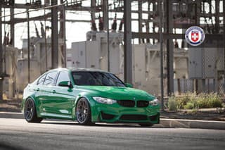 BMW M3 v krikľavej