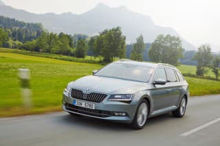 Škoda Superb Combi je