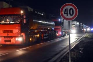 Dvorianky - nespokojnosť kamióny