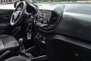 Lada XRAY ukázala interiér