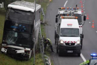 Vodič autobusu zaspal za