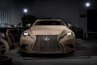 Lexus vyrobil auto z