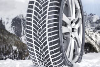 Goodyear UltraGrip Performance Gen-1