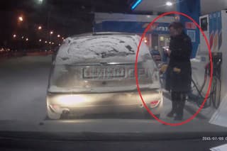Zapaľovač a benzín, to