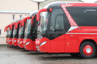 Sedem statočných Neoplan Jetliner