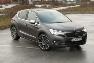 DS 4