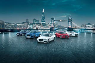 Jaguar AWD pripravený na