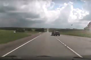 Predbiehať pred križovatkou sa