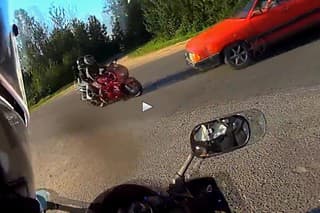 Motocykel vs Audi