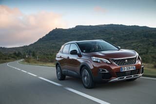 PRVÁ JAZDA: Peugeot 3008