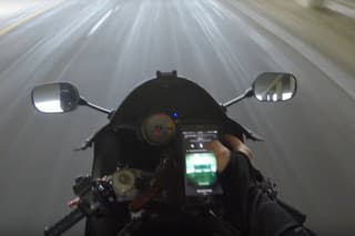 S mobilom sa hraj