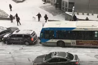 Autobus sa šmýka
