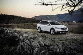 Škoda Octavia Scout facelift