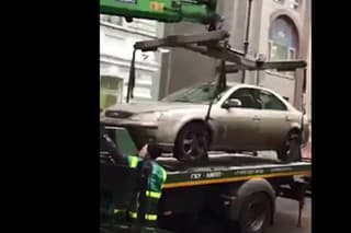 Odťahovacia služba poškodila auto