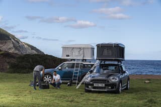 Mini Countryman s autostanom