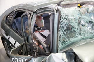 crash test Corolla 1998