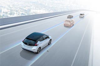 Nissan testuje autonómne auto