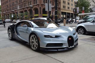 Bugatti Chiron musí do