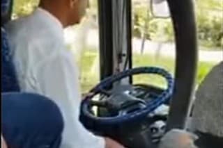 Vodič autobusu radí jemne