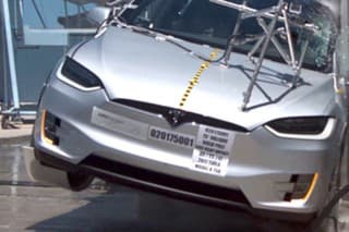 Tesla model X sa