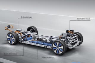Elektromobil vs naftový motor