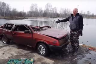 Lada v jazere