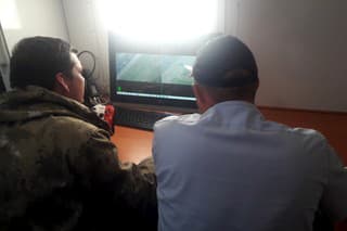 Vzducholoď kontroluje dopravu