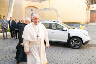 Papamobil a František