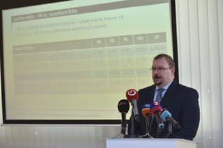 Ministerstvo a dopravcovia o