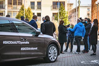 Škoda pomáha