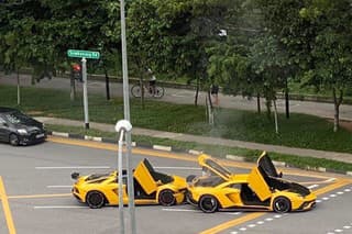 Dve Lamborghini mali jednu