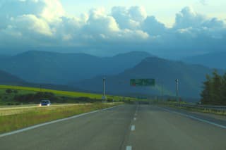 Diaľnica