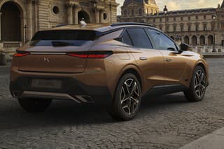 DS4 a DS4 Cross