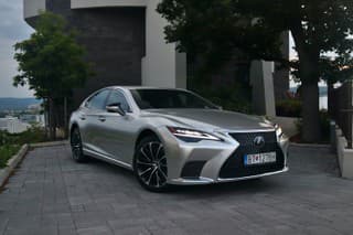 Lexus LS500h