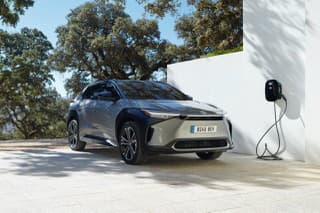 Toyota dvojcestné nabíjanie